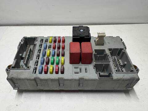 Foto 2ª: Caja Reles Fusibles Fiat Punto 1.2 G 188) BERLINA