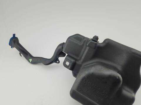 Foto 3ª: Deposito Limpiaparabrisas Mercedes Clase A 140 A 200 CDI - D 176.008) 136CV 100KW [OM 651.930] (2014)