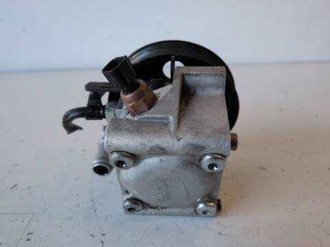 Foto 2ª: Bomba de Direccion Ford Focus HWDA BERLINA (2005)