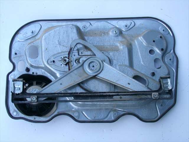 Foto 2ª: Elevalunas Eléctrico Delantero Izquierdo Ford Kuga 2.0 TDCI 2008-2013 [UFDA] (2012)