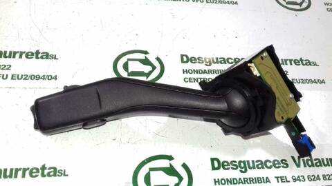 Foto 2ª: Mando Multifuncion Volkswagen Touran HIGHLINE 140CV 103KW [BKD] (2005)