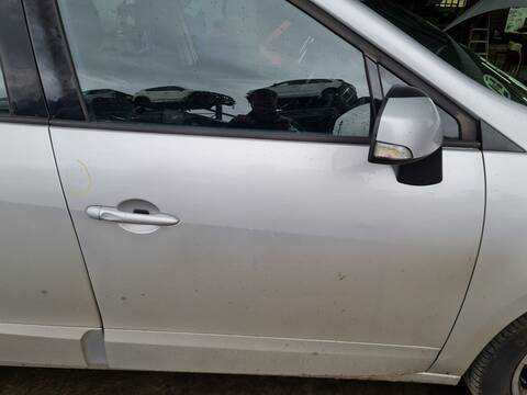 Puerta Delantera Derecha Renault Scenic GRAND DYNAMIQUE 131CV 96KW