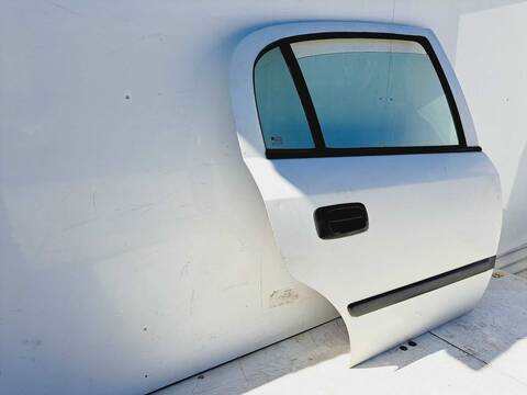 Foto 3ª: Puerta Trasera Derecha Opel Astra CLUB BERLINA 84CV 62KW [Z16SE] (2003)