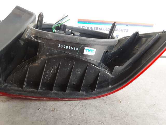 Foto 3ª: Piloto Trasero Derecho Renault Laguna 1.6 16V (2001)