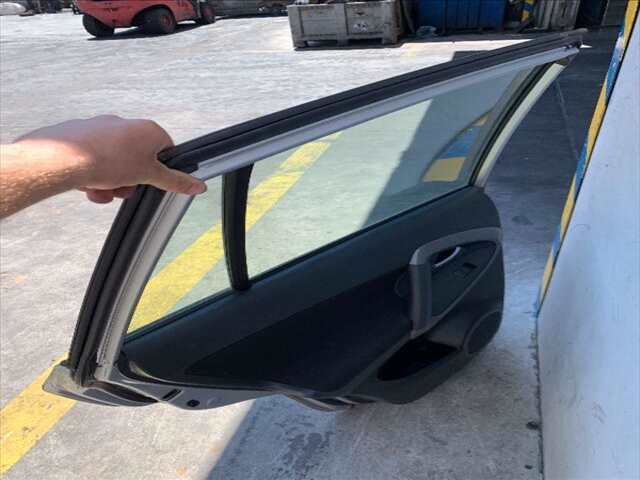 Foto 2ª: Puerta Trasera Izquierda Toyota Rav4 2.2 D4D136-150CV [2AD] (2006)