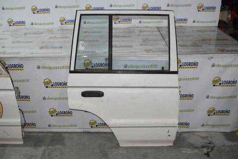 Puerta Trasera Derecha Mitsubishi Montero 2.5 TD 99CV