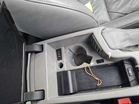 Foto 2ª: Consola Central Bmw Serie 3 315 330D COUPE 231CV 170KW [M57306D3] (2007)
