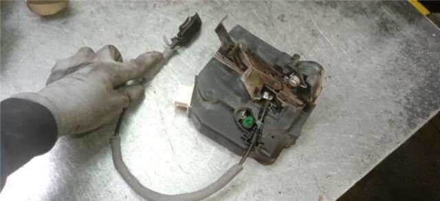 Foto 2ª: Cerradura Puerta Delantera Derecha Land Rover Range 3.0 TD6 HSE [3.0 LTR. - 130 KW TD6] [306D1]