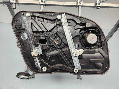 Foto 1ª: Elevalunas Eléctrico Delantero Derecho Hyundai i40 STYLE 141CV 104KW [D4FD] (2015)