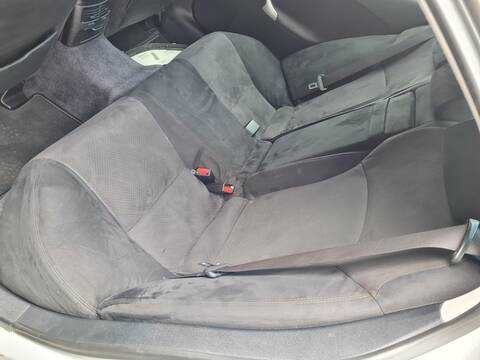 Foto 4ª: Asientos Traseros Lexus IS 220D 177CV 130KW [2AD-FHV] (2007)