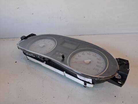 Foto 2ª: Cuadro de Instrumentos Dacia Sandero LAUREATE 1.5 DCI DIESEL CAT 86CV (2008)
