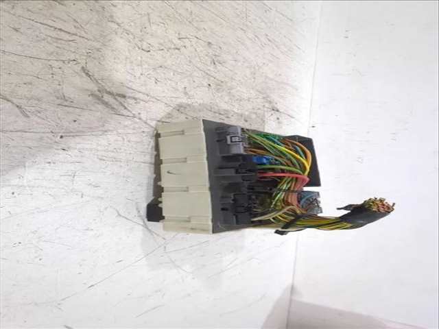 Foto 2ª: Caja Reles Fusibles Ford Focus 1.8 TDCI 100CV [FFDA] (1998)