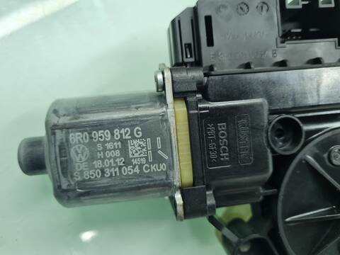 Foto 3ª: Elevalunas Manual Trasero Derecho Volkswagen Polo ADVANCE 75CV 55KW [CFWA] (2012)