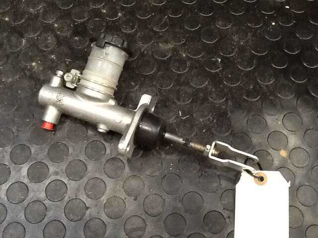 Bomba Embrague Nissan Terrano 2.7 TD