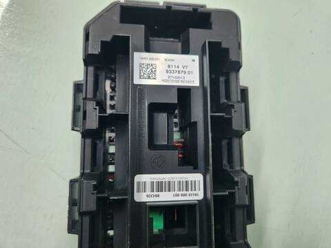 Foto 3ª: Caja Reles Fusibles Bmw Serie 1 114 116D 116CV 85KW [N47D20C] (2013)