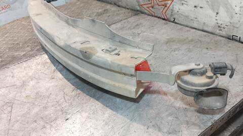 Foto 2ª: Refuerzo Paragolpes Delantero Audi A4 1.9 TDI 96KW) BERLINA 130CV [AVF] (2003)