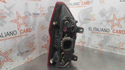 Foto 3ª: Piloto Trasero Derecho Ford Transit AMBIENTE 75CV 55KW [UGCB] (2015)