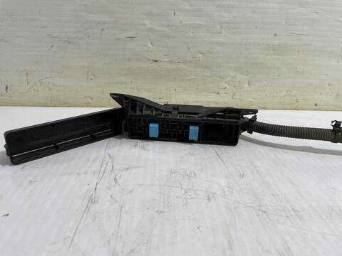 Foto 2ª: Caja Reles Fusibles Toyota Prius BASIS 78CV 57KW [1NZFXE] (2009)