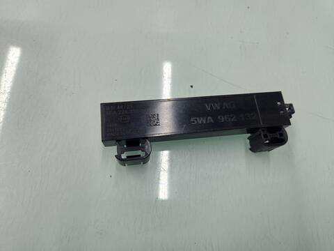 Foto 2ª: Antena Volkswagen Crafter 35 FURGON BM TN FWD 140CV 103KW [DNAE] (2024)