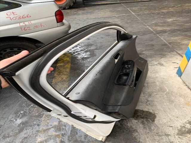 Foto 2ª: Puerta Delantera Izquierda Volkswagen Passat 2.0 TDI 110CV BERLINA [CBDC] (2010)