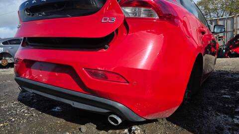 Foto 2ª: Paragolpes Trasero Volvo V40 D5204T6 (2012)