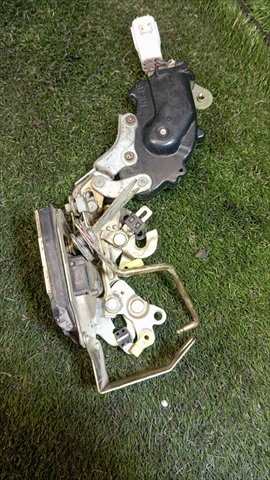 Foto 2ª: Cerradura Puerta Trasera Izquierda Toyota 4 Runner 3.0 T DIESEL (1993)