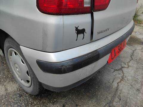 Foto 3ª: Paragolpes Trasero Seat Ibiza AUD (2001)