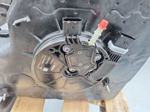 Foto 3ª: Deposito AdBlue Volkswagen Tiguan ADVANCE BMT 150CV 110KW [DFGA] (2017)