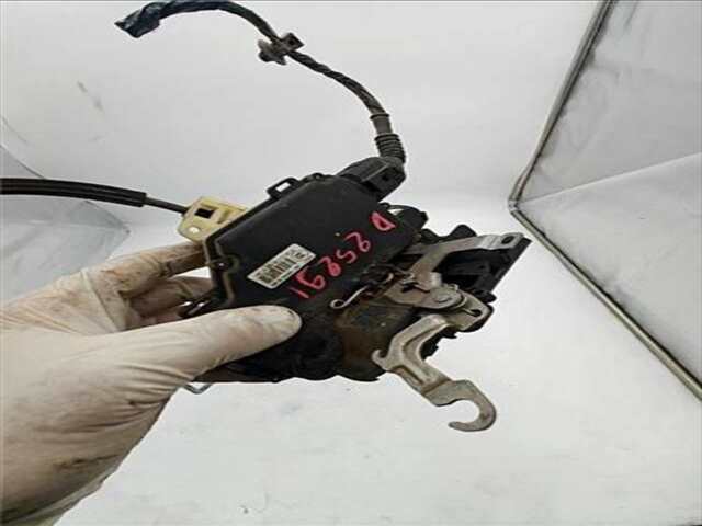 Foto 2ª: Cerradura Puerta Delantera Derecha Skoda Superb 2.8 ELEGANCE [2.8 LTR. - 142 KW V6 30V CAT (AMX)]