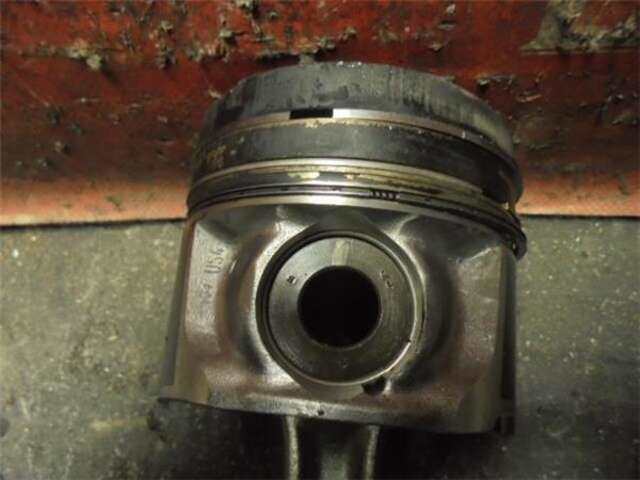Foto 3ª: Despiece Motor Toyota Corolla 2.2 D-4D SOL [2.2 LTR. - 100 KW TURBODIESEL CAT] [2AD-FTV]