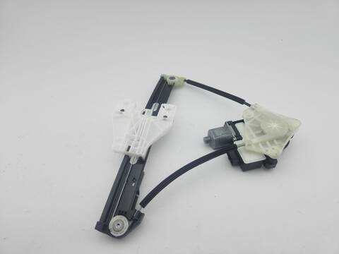 Foto 4ª: Elevalunas Manual Trasero Derecho Audi A1 25 TFSI 95CV 70KW [DUSB] (2025)