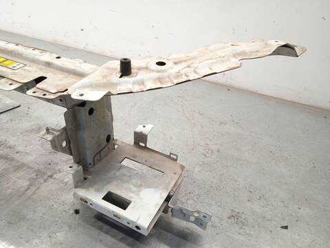 Foto 3ª: Panel Frontal Land Rover Discovery 2.0 D 4X4 150CV 110KW [204DTD] (2015)