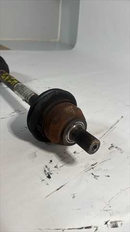 Transmision Delantera Izquierda Ford Focus 1.6 GASOLINA