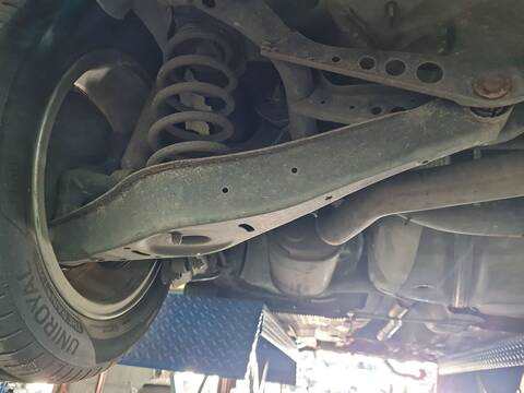 Brazo Suspension Trasero Izquierdo Volkswagen Touran 2.0 TDI 140CV 103KW