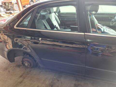 Puerta Trasera Derecha Audi A4 1.9 TDI BERLINA 116CV 85KW