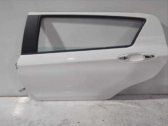 Puerta Trasera Izquierda Toyota Yaris ACTIVE 112CV