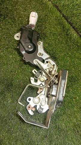 Foto 2ª: Cerradura Puerta Trasera Derecha Toyota 4 Runner 3.0 T DIESEL (1993)
