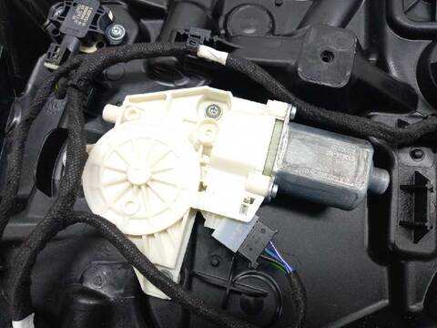 Foto 3ª: Elevalunas Eléctrico Delantero Izquierdo Mercedes Vito 2.1 CDI CAT 136CV 100KW (2014)