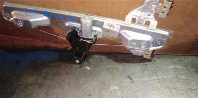 Foto 2ª: Elevalunas Eléctrico Trasero Izquierdo Nissan Qashqai 1.2 16V T [HRA2DTT]