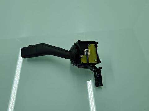 Foto 2ª: Mando Multifuncion Volkswagen Golf 2.0 TDI 140CV 103KW [CFF] (2010)