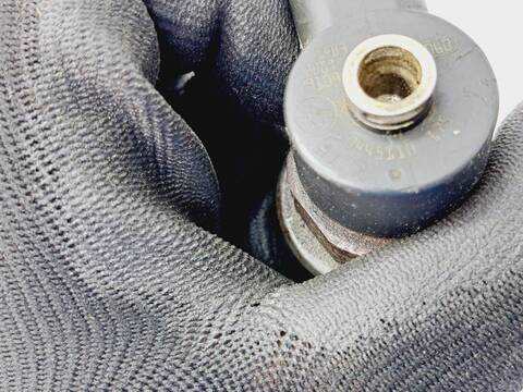 Foto 3ª: Inyectores Opel Astra 1.7 16V CDTI BERLINA 101CV 74KW [Z17DTH] (2005)
