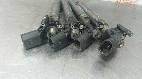 Foto 4ª: Inyectores Mercedes Vito 109 CDI LARGO 639.603) 95CV 70KW [646980] (2007)