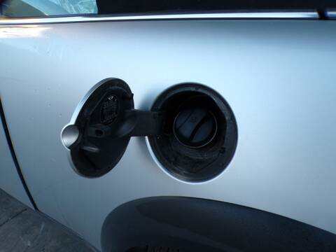 Foto 1ª: Tapa Exterior Combustible Bmw Mini W10B16AA (2005)