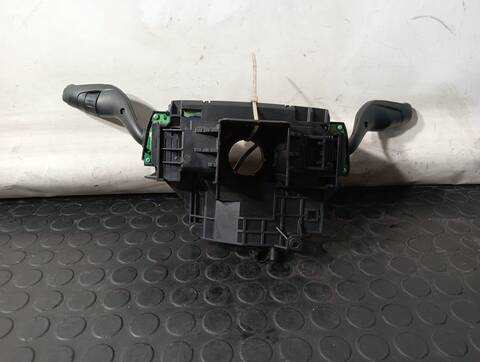 Foto 2ª: Mando Luces Ford Focus AMBIENTE 1 ECOBOOST CAT 101CV (2010)