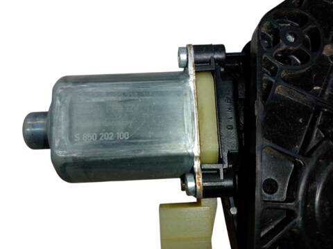 Foto 2ª: Elevalunas Eléctrico Delantero Derecho Skoda Superb 2.0 TDI 4X4 (2015)