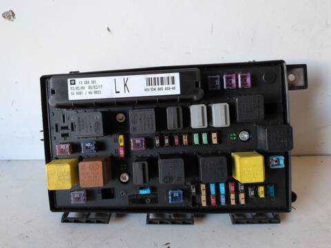 Caja Reles Fusibles Opel Astra COSMO 1.6 16V 116CV