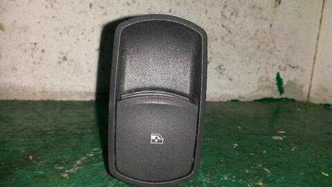 Botonera Elevalunas Opel Corsa 1.3 16V CDTI 75CV 55KW