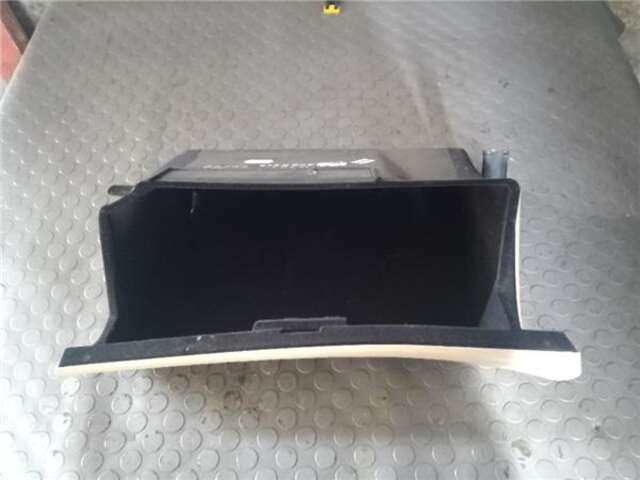 Foto 2ª: Guantera Toyota Avensis 2.0 D-4D [1CD-FTV]