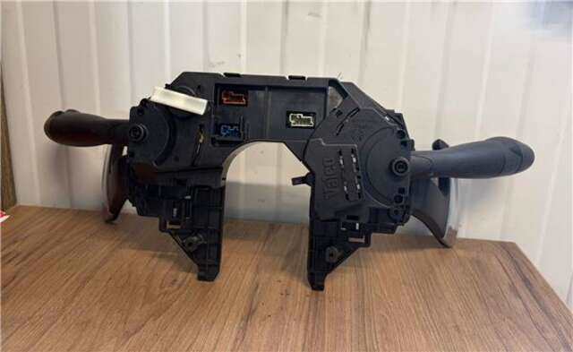 Foto 2ª: Mando Multifuncion Citroen C4 2.0 SX [2.0 LTR. - 100 KW HDI FAP CAT (RHR - DW10BTED4)] [RHJ (DW10BTED4)]