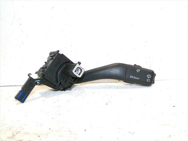 Foto 1ª: Mando Multifuncion Volkswagen Golf 1.9 TDI MODELO PLUS 2004-2009 [BKC] (2005)